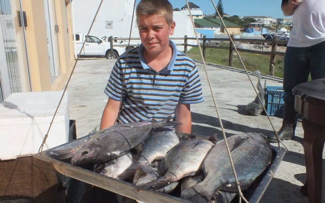 Junior klublid Hennie Uys, wat eweneens baie goed gehengel het
